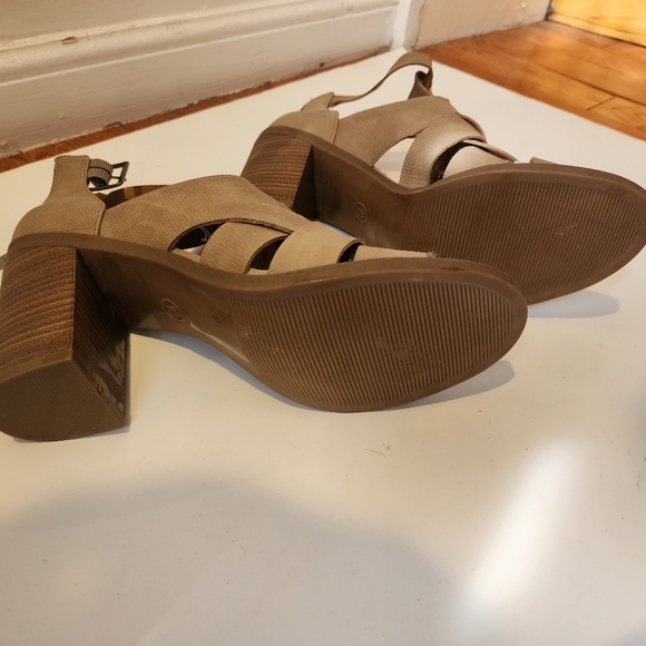 Womens Sandals - Picture 9 of 10